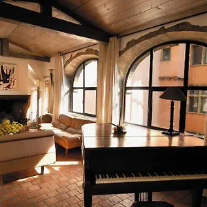 https://la-tour-rose.hotels-rhonealpes.com